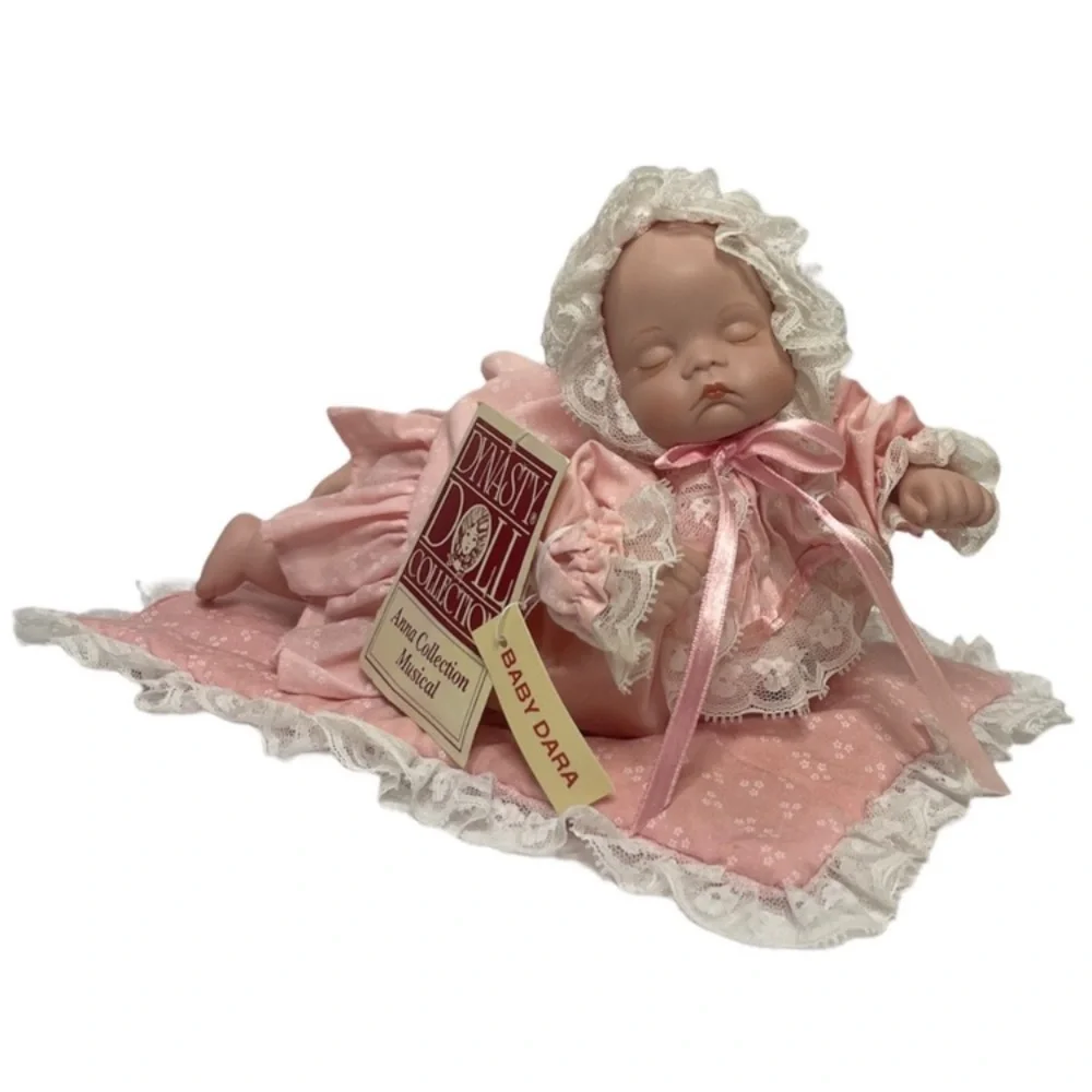 Vintage Musical Baby Dara Porcelain Wind Up Music Box Dynasty Doll Collection